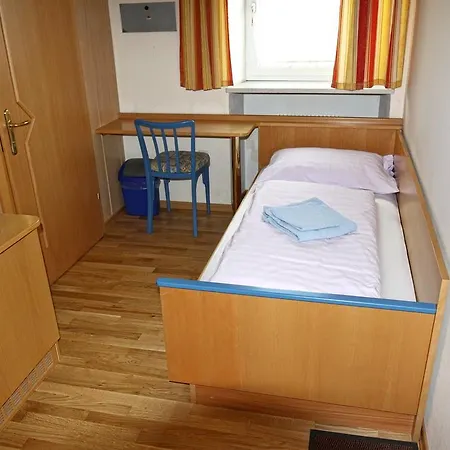 Stiftsgasthof Penzion Hochburg-Ach