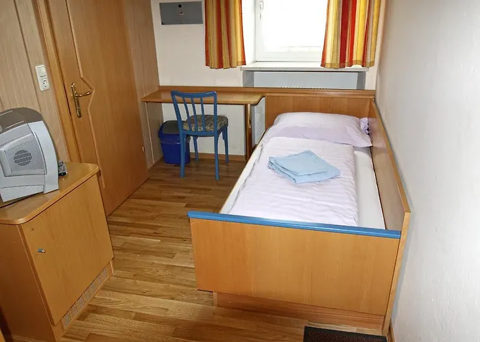 Stiftsgasthof بيت ضيافة Hochburg-Ach