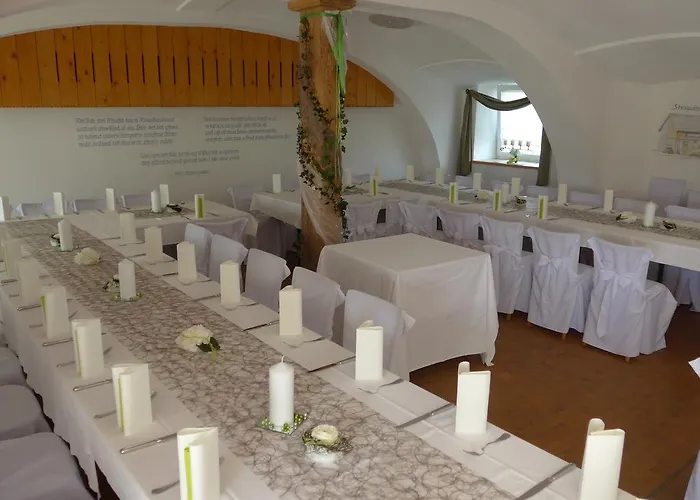 Stiftsgasthof بيت ضيافة Hochburg-Ach